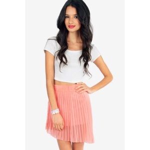 NWOT Tobi neon coral pleated skirt
